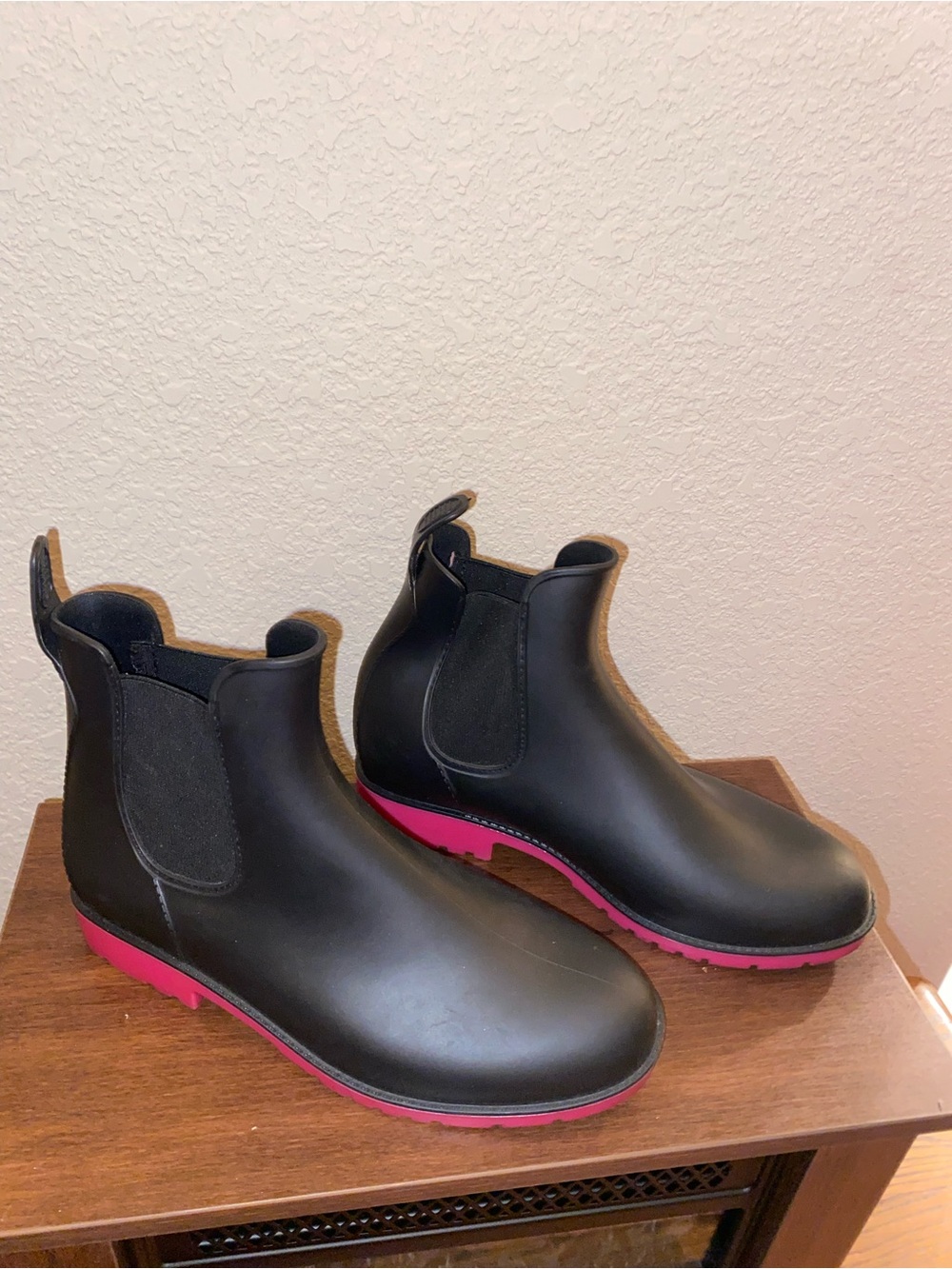 Women’s Black Chelsea Boots with Pink Sole